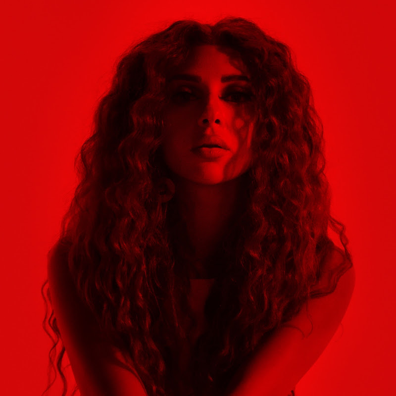 Myriam Fares Hakkında Bilgiler